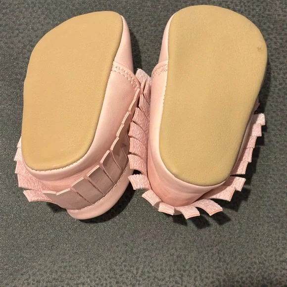 Old Navy Light Pink Kids Moccasins - Picture 3 of 3